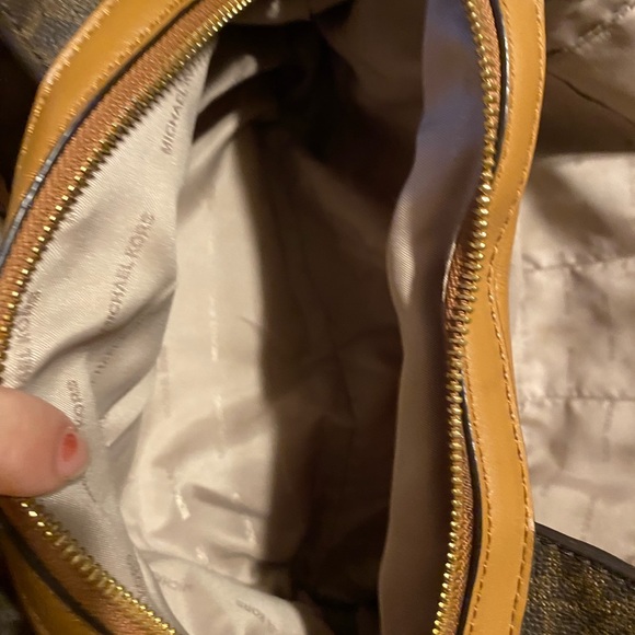 Michael Kors purse, only used a handful of time has been in storage. - Picture 7 of 8